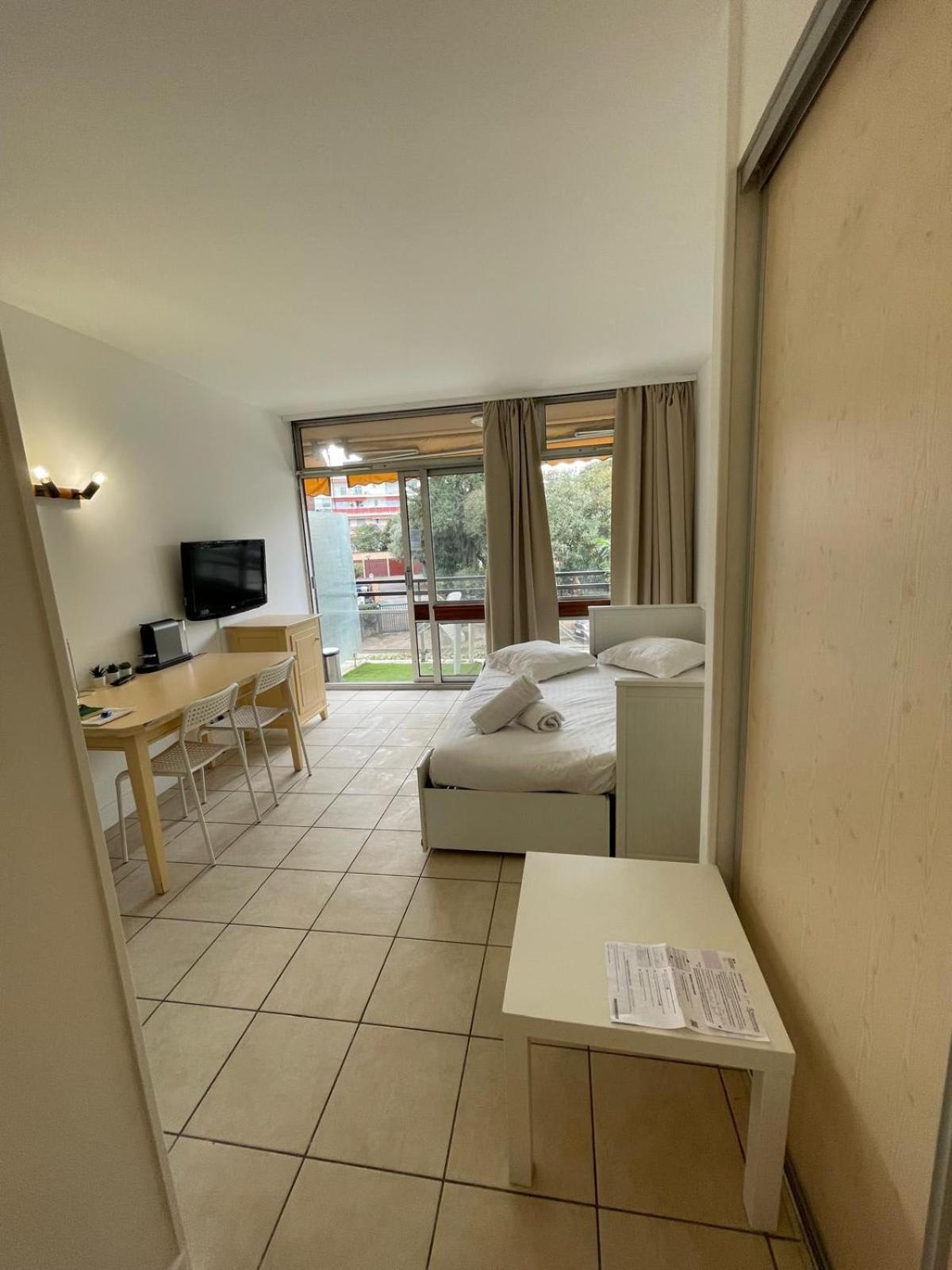 06U - Beautiful Studio In Residence - Swimming Pool And Tennis Court Saint-Laurent-du-Var Exterior foto